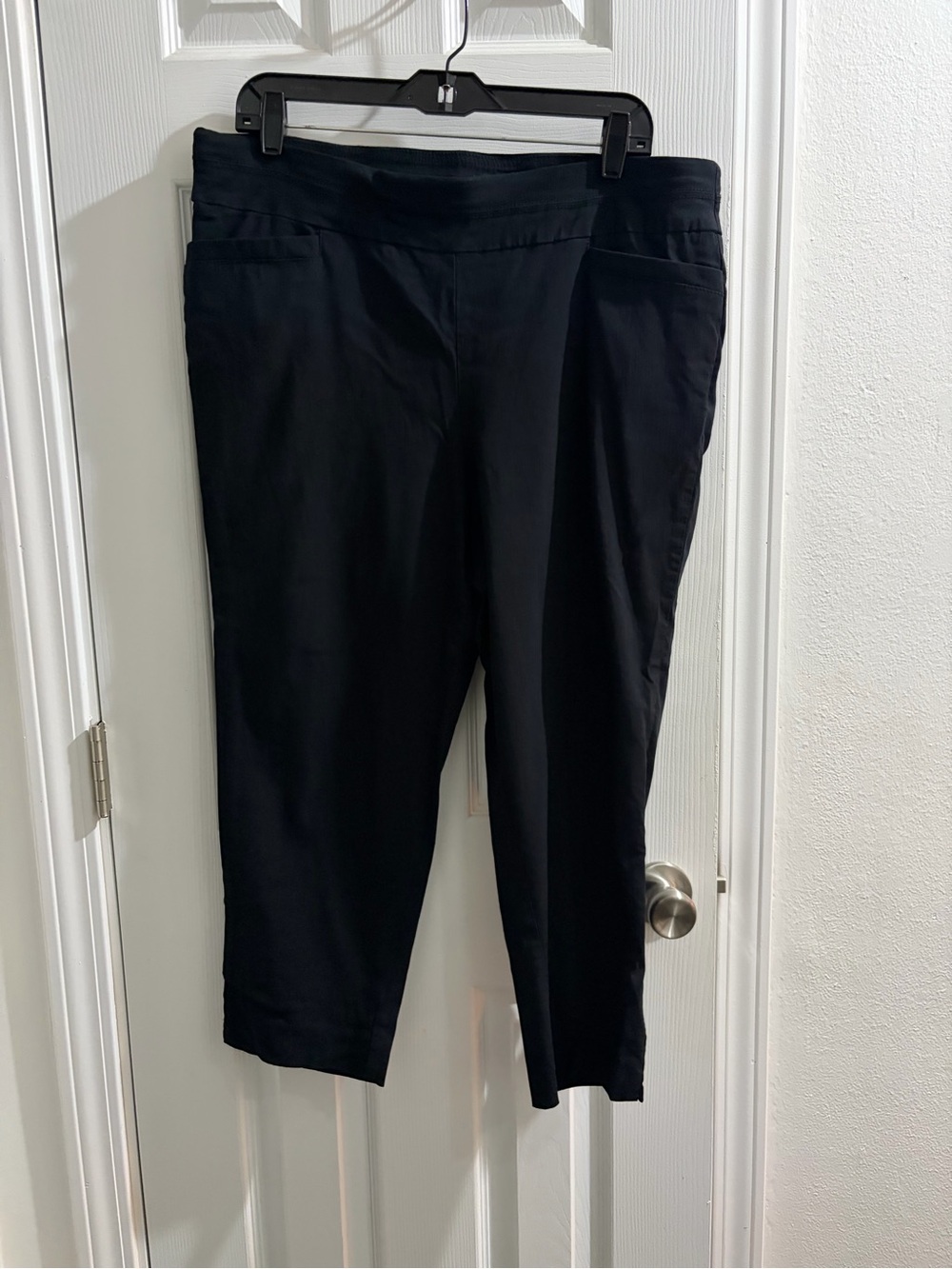 Apt. 9 Black Cropped Pull-On Pants
